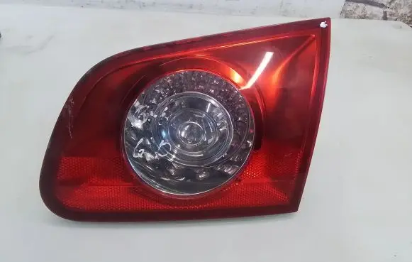 Volkswagen PASSAT B6 Tailgate rear/tail lights
