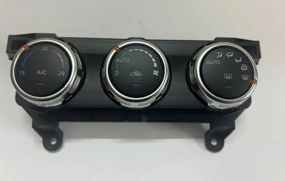 Mazda 2 Climate control unit DH0P61190E