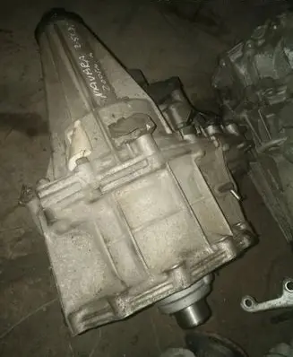 Nissan NP300 Gearbox transfer box case 