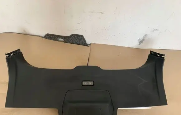 Ford Mustang V Tailgate trim 