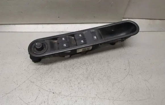 Renault Espace - Grand espace IV Electric window control switch 8200519355