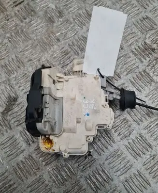 Audi A6 S6 C6 4F Front door lock 4F1837015
