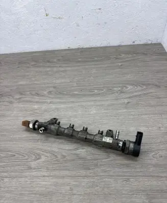 Volkswagen Sharan Fuel pressure regulator 057130764AB 0281006075 03L089N