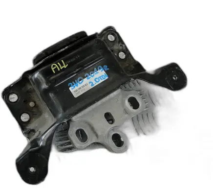 Engine mount vacuum valve