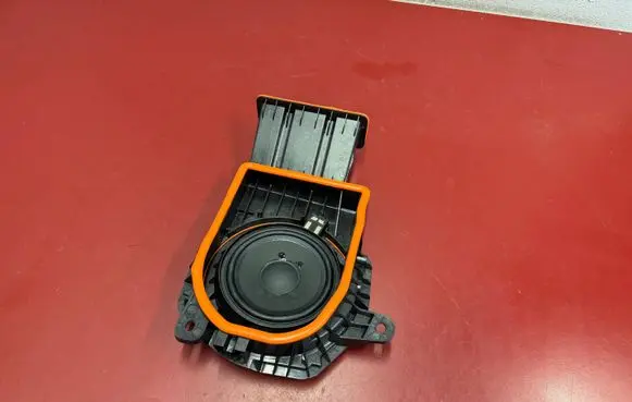BMW X1 U11 Subwoofer speaker 9878330 65139878330
