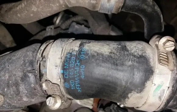 Volkswagen Golf VI Intercooler hose/pipe 1K0145828T