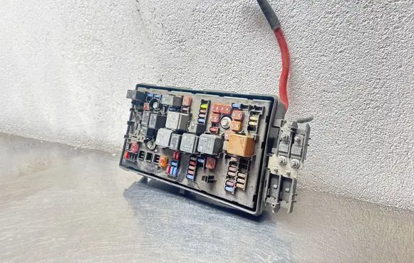 Opel Insignia A Fuse module 13275884 224539232