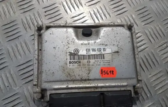 Volkswagen Polo III 6N 6N2 6NF Engine control unit/module 030906032bd 026120676726sa0000