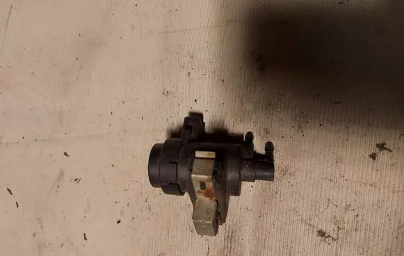 Opel Vivaro Turbo solenoid valve 7700113071
