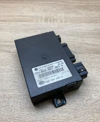 Audi A4 S4 B6 8E 8H Tow bar trailer control unit/module 8E0907383A 5DS008408