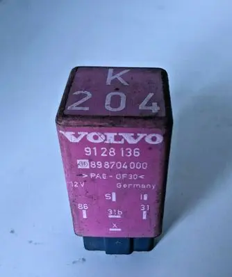 Volvo 850 Window wiper relay 9128136