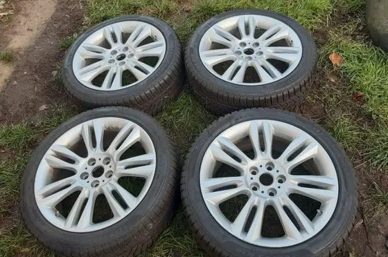 Jaguar XE R18 alloy rim GX731007EA