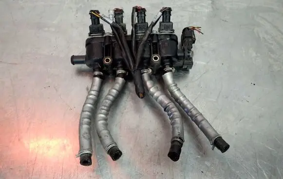 Skoda Roomster (5J) Fuel main line pipe 110R-000057