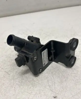 Ford Kuga II Electric auxiliary coolant/water pump DS7G8C419CB