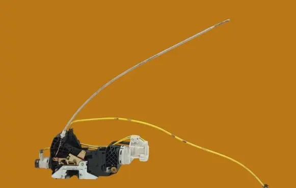 Mercedes-Benz S W220 Rear door lock 2207303935