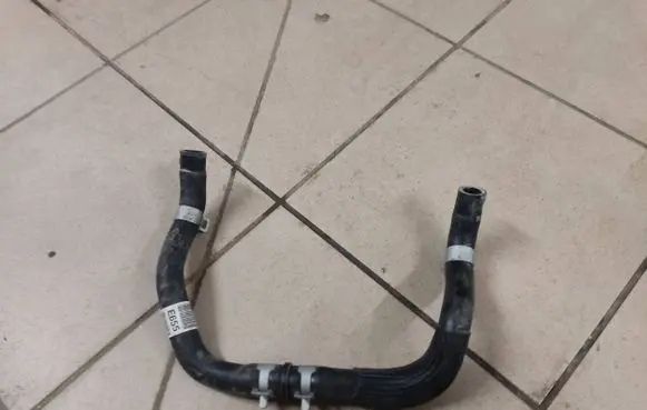 Hyundai Kona I Coolant pipe/hose 