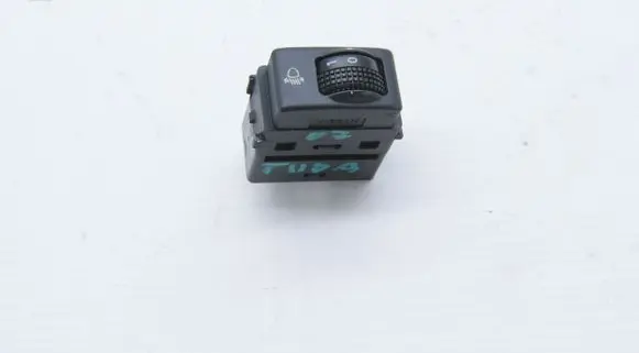 Nissan Tiida C11 Tailgate/trunk/boot open switch 