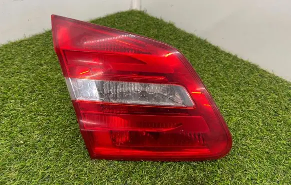 Mercedes-Benz B W246 W242 Tailgate rear/tail lights A2469066300