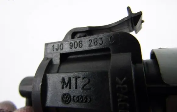Audi A6 S6 C5 4B Turbo solenoid valve 1J0906283C