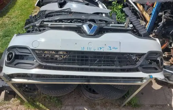 Renault Megane III Front bumper 620220055R