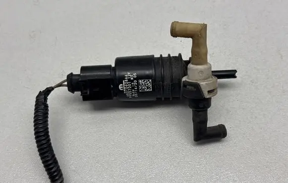 Chrysler Pacifica Windscreen/windshield washer pump 68310928AA 99557201