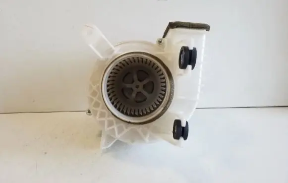 Lexus CT 200H Hybrid/electric vehicle battery fan 1173004812