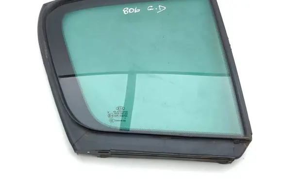 KIA Sportage Rear vent window glass 