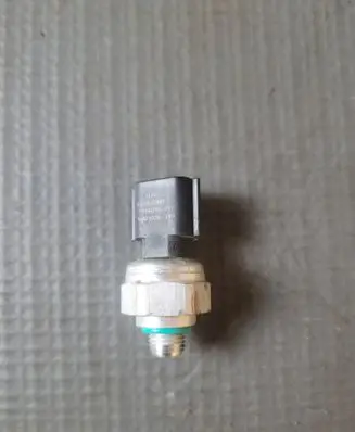 Dacia Duster II Air conditioning (A/C) pressure sensor 921367866R