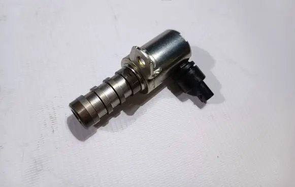Ford Mustang V Camshaft vanos timing valve AT4E-6B297