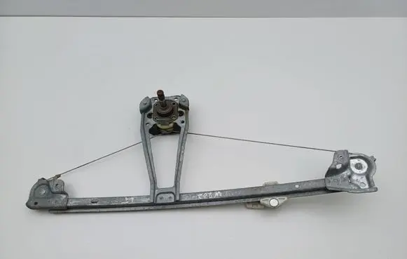 Mercedes-Benz C W202 Rear door manual window regulator 