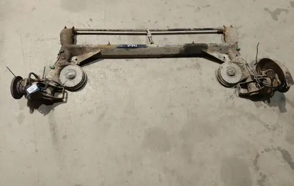 Volkswagen PASSAT B5 Rear subframe 
