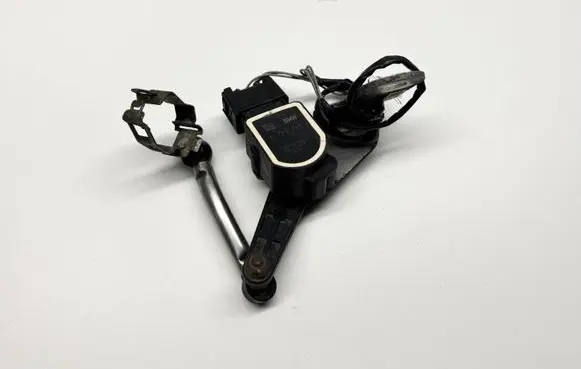 BMW 3 E92 E93 Headlight/headlamp level sensor 6785205 37146853753 6853753