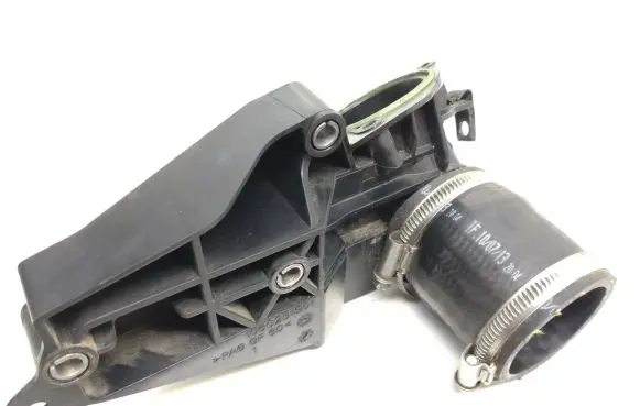 Ford Focus Air intake duct part 1060231S01 20130902m