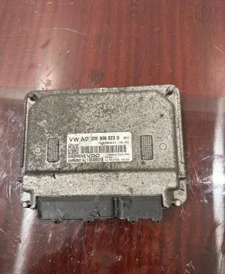 Skoda Fabia Mk2 (5J) Engine control unit/module 03E906023D 5WP4050204