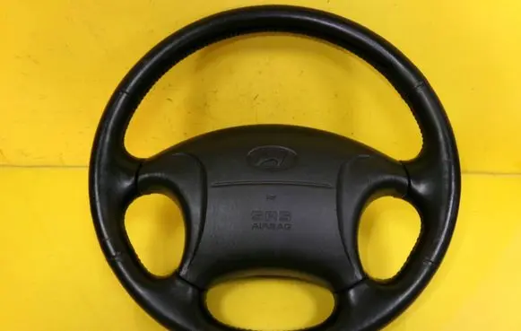 Hyundai Coupe Steering wheel 5690029750