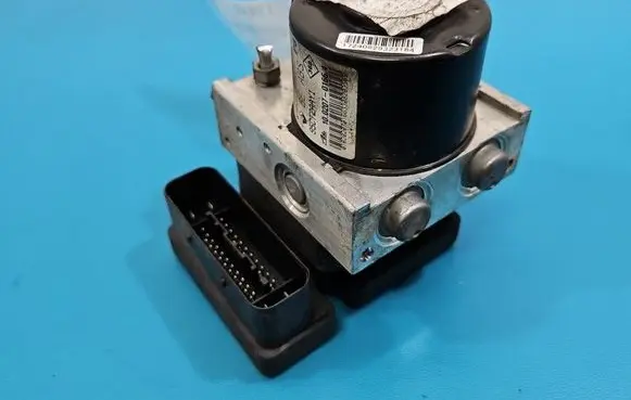 Renault Megane III ABS Pump 476602369R IMPRK1558450