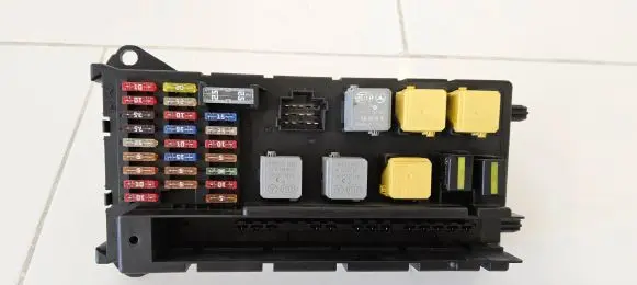 Mercedes-Benz Sprinter W901 W902 W903 W904 SAM control unit A9065454701 50JF11F02 ZGS006Q003