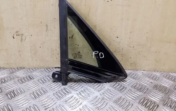 Volkswagen PASSAT B8 Front triangle window/glass 3G0845114C