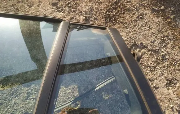 BMW 5 GT F07 Rear vent window glass 