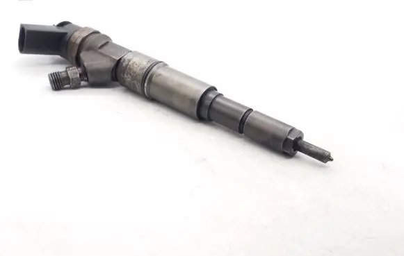 BMW 5 E60 E61 Fuel injector 7794652 0445110212