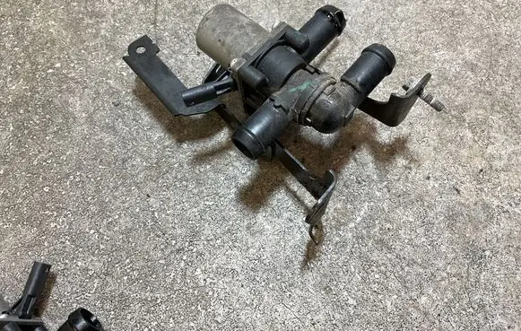 Volvo XC40 Coolant heater control valve 31684222 0485 231103