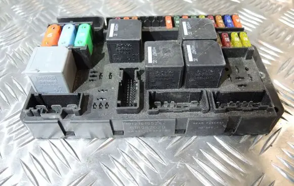 Jaguar XJ X351 Fuse module AW9314A073BC