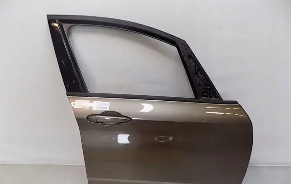BMW 2 F46 Front door