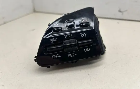 Mercedes-Benz B W247 Steering wheel buttons/switches A0999052104 19241C4605