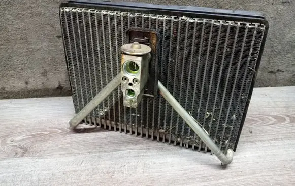 Volvo V70 Air conditioning (A/C) radiator (interior) 66632 31101177 5037141331