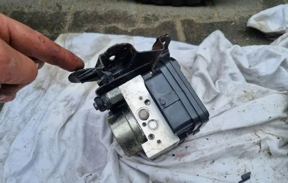 Toyota Hilux (AN120, AN130) ABS Pump 44540-71440