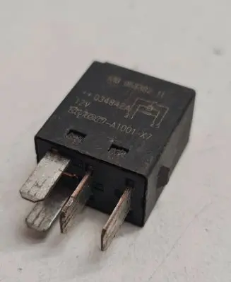 Mitsubishi Carisma Other relay MB953382 A1001X7 034842A
