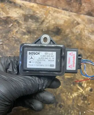 Mercedes-Benz E W211 ESP acceleration yaw rate sensor 0265005267
