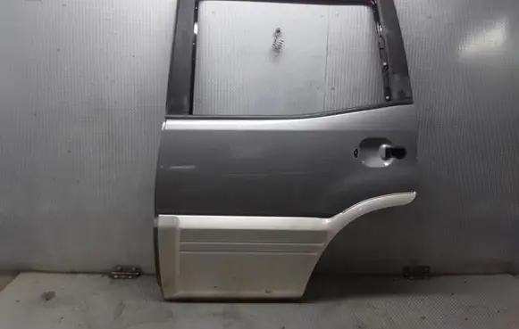 Nissan Terrano Rear door