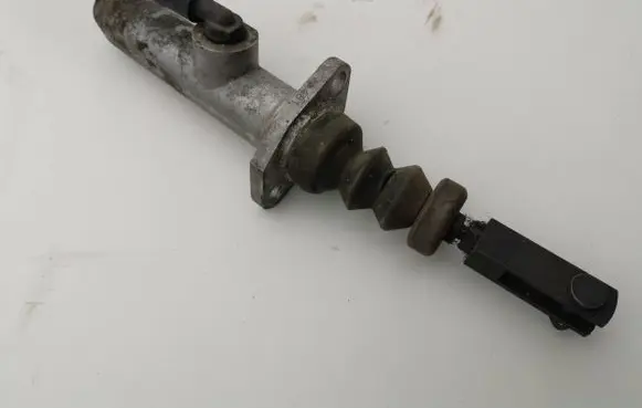 Audi 80 90 B3 Clutch master cylinder 893721401B